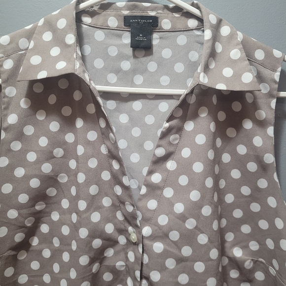Ann Taylor Grey and White Polka Dot Sleeveless Top M - Picture 2 of 5